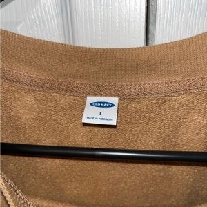 Old Navy crewneck